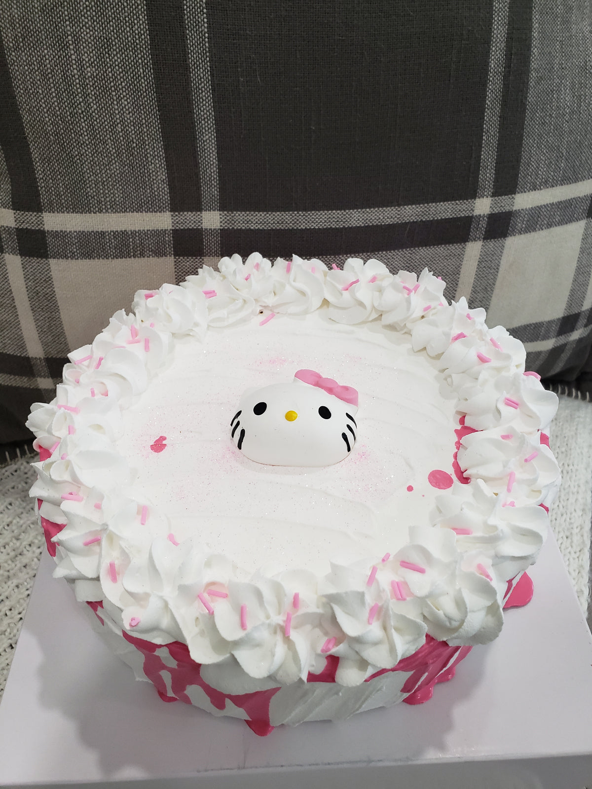 Pip Posh Design Faux Sweet Décor Hello Kitty Whipped Pink Drizzle Cake Hk Collection