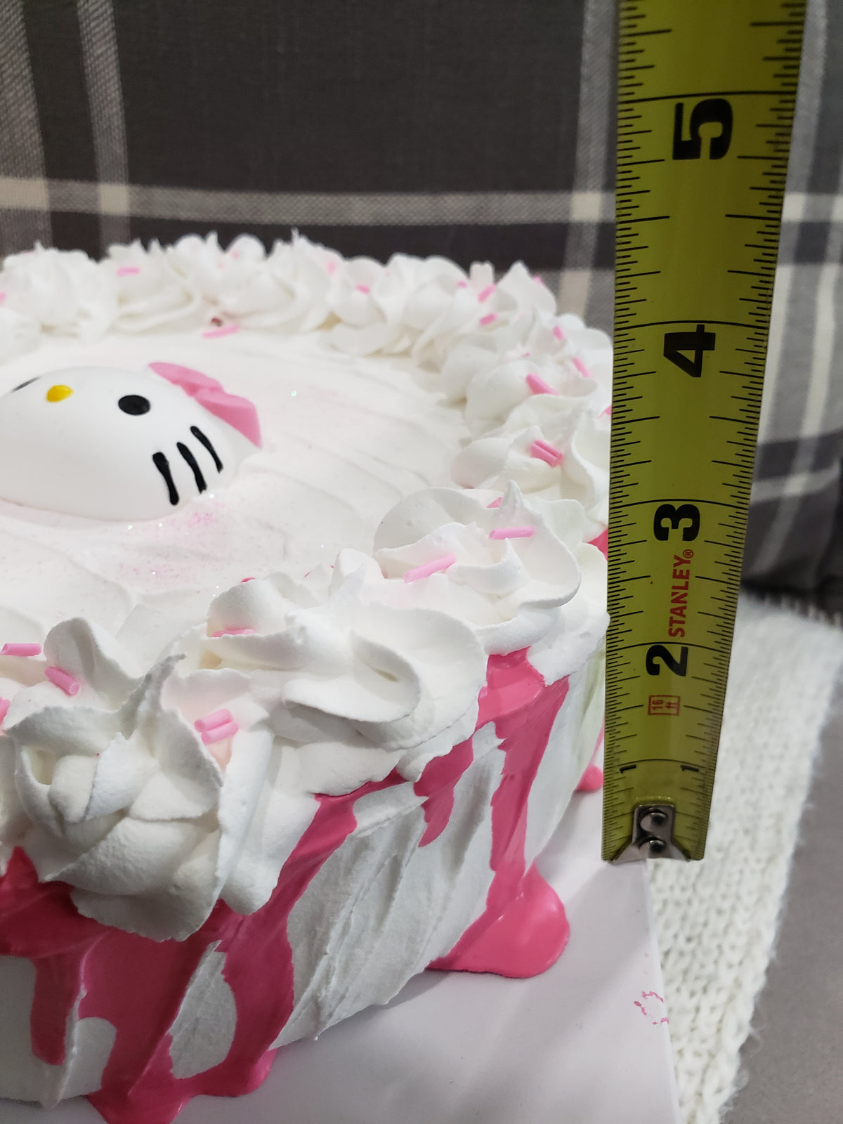 Pip Posh Design Faux Sweet Décor Hello Kitty Whipped Pink Drizzle Cake Hk Collection