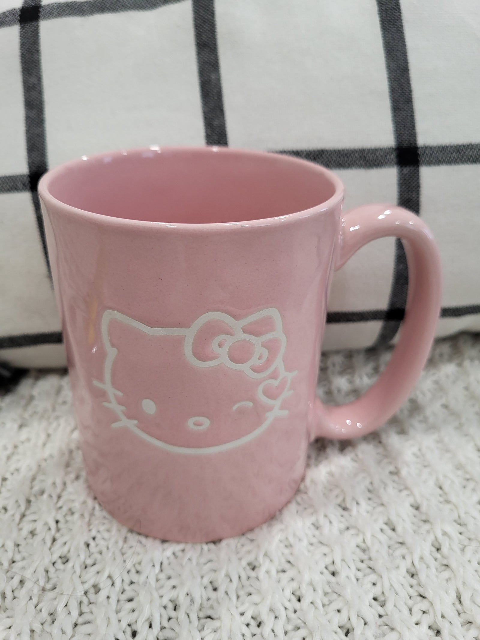 Sanrio Hello Kitty Strawberry Sweets Carnival Cup With Lid | Holds 24 Ounces