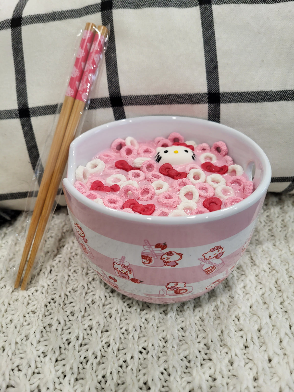 Hello Kitty Strawberry Milk Bowl &amp; Pip Posh Design Faux Sweet Décor Hello Kitty Bows and Strawberry Cereal Breakfast Collection