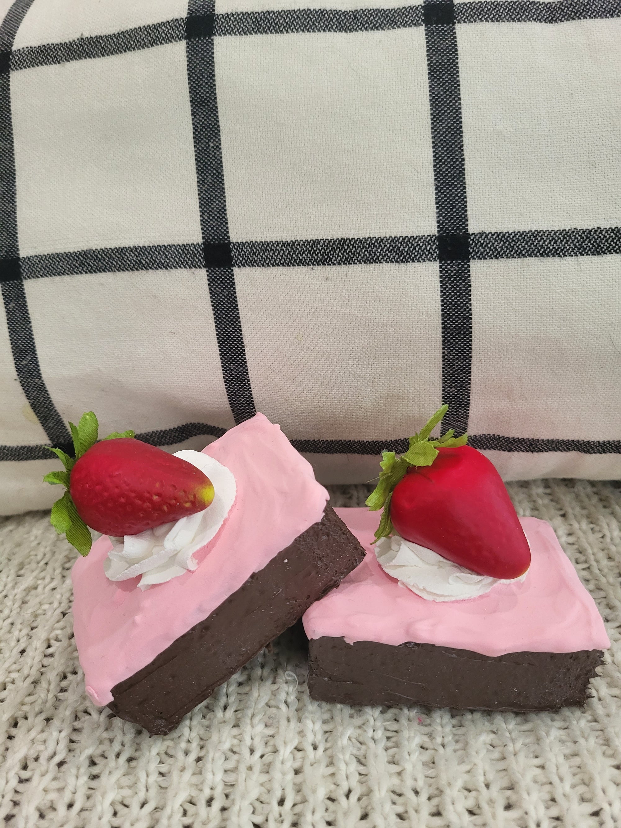 Pip Posh Design Faux Sweet Décor Strawberry Frosted Strawberry On Top Brownies Set Of 2 Bakery Collection