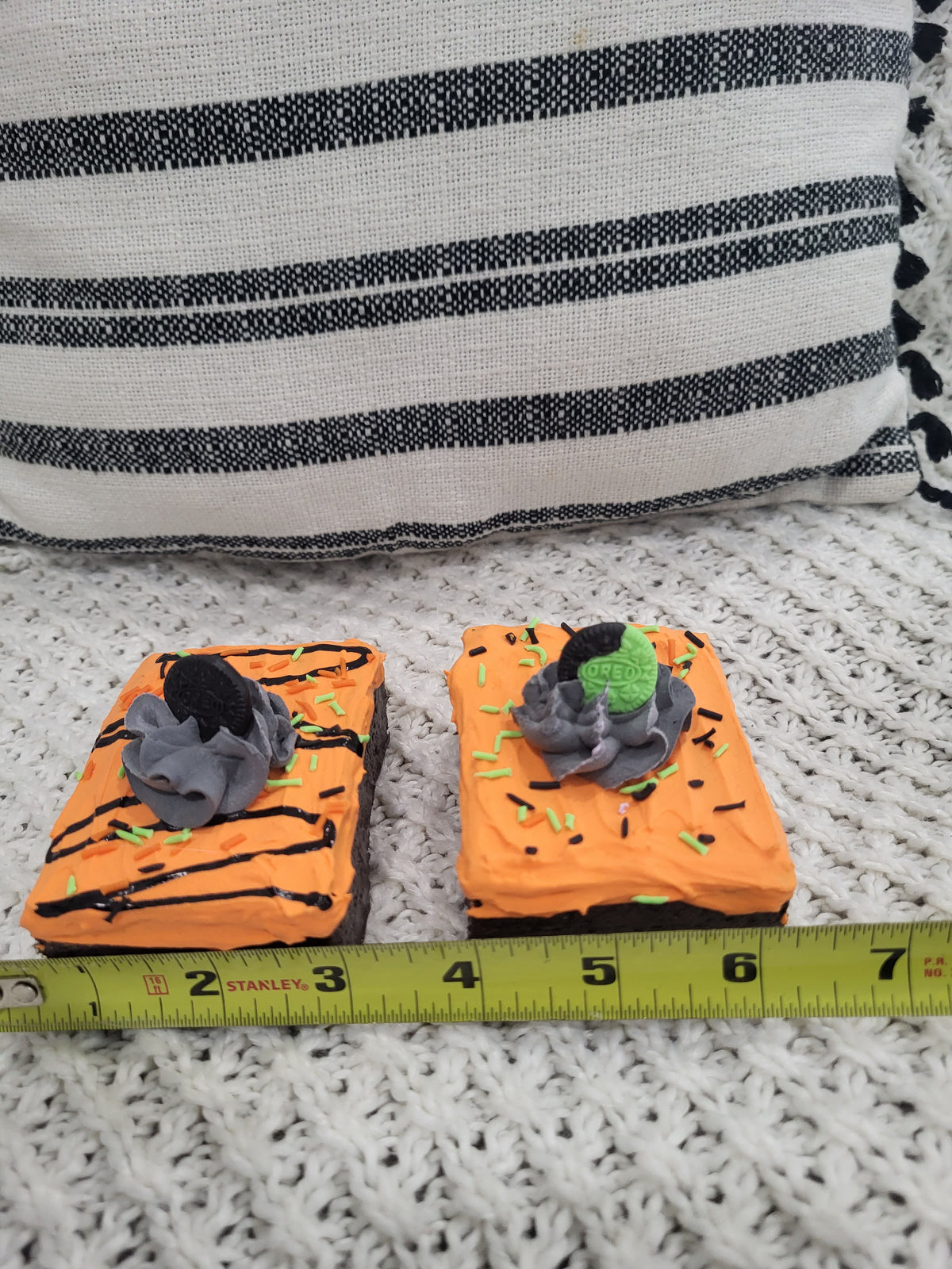 Pip Posh Design Faux Sweet Décor Orange Frosted Oreo Brownies Set Of 2 Halloween Collection