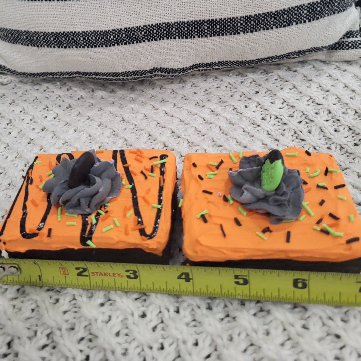 Pip Posh Design Faux Sweet Décor Orange Frosted Oreo Brownies Set Of 2 Halloween Collection