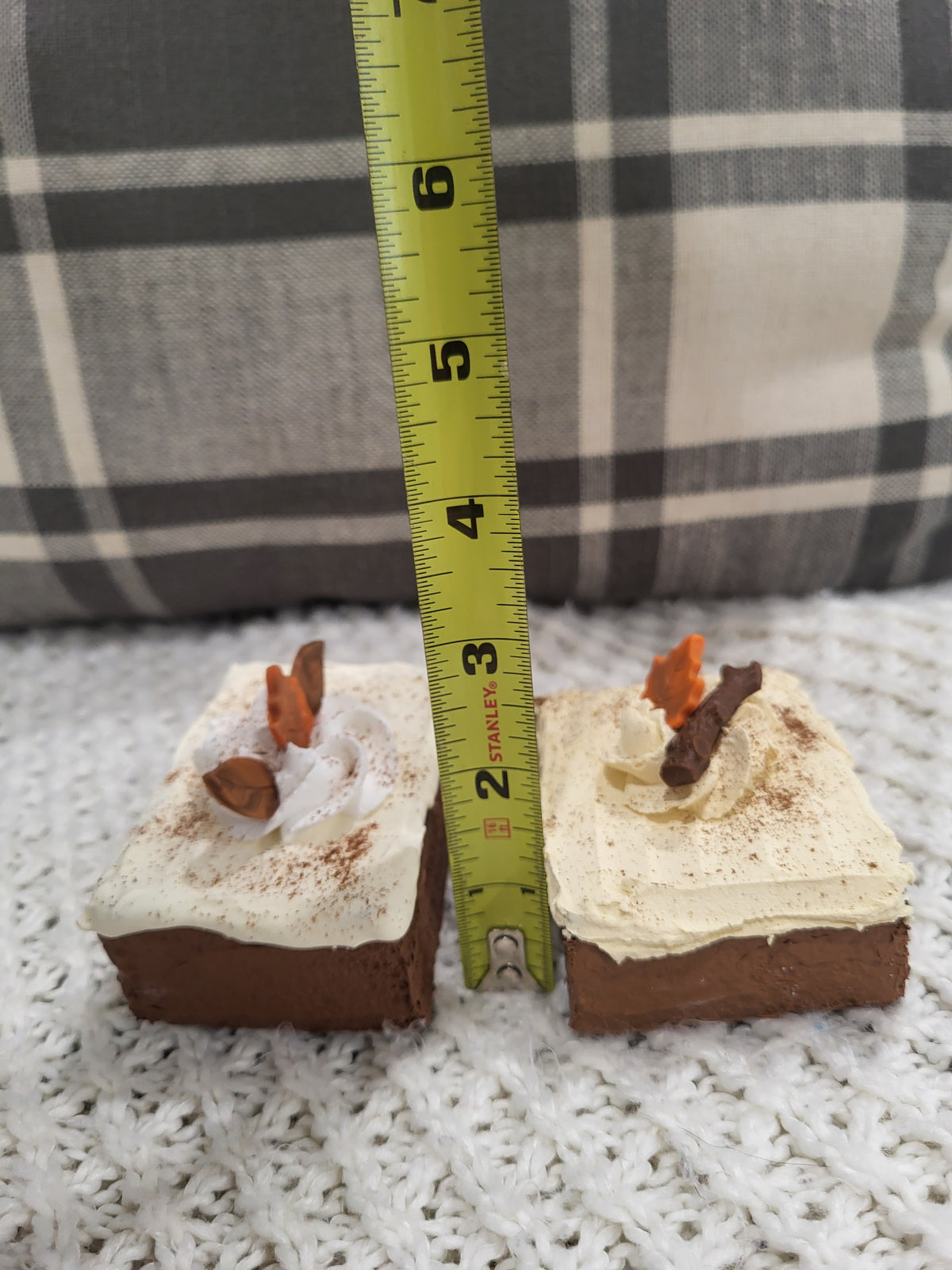 Pip Posh Design Faux Sweet Décor Ivory Frosted Fall Leaves Brownies Set Of 2 Bakery Collection