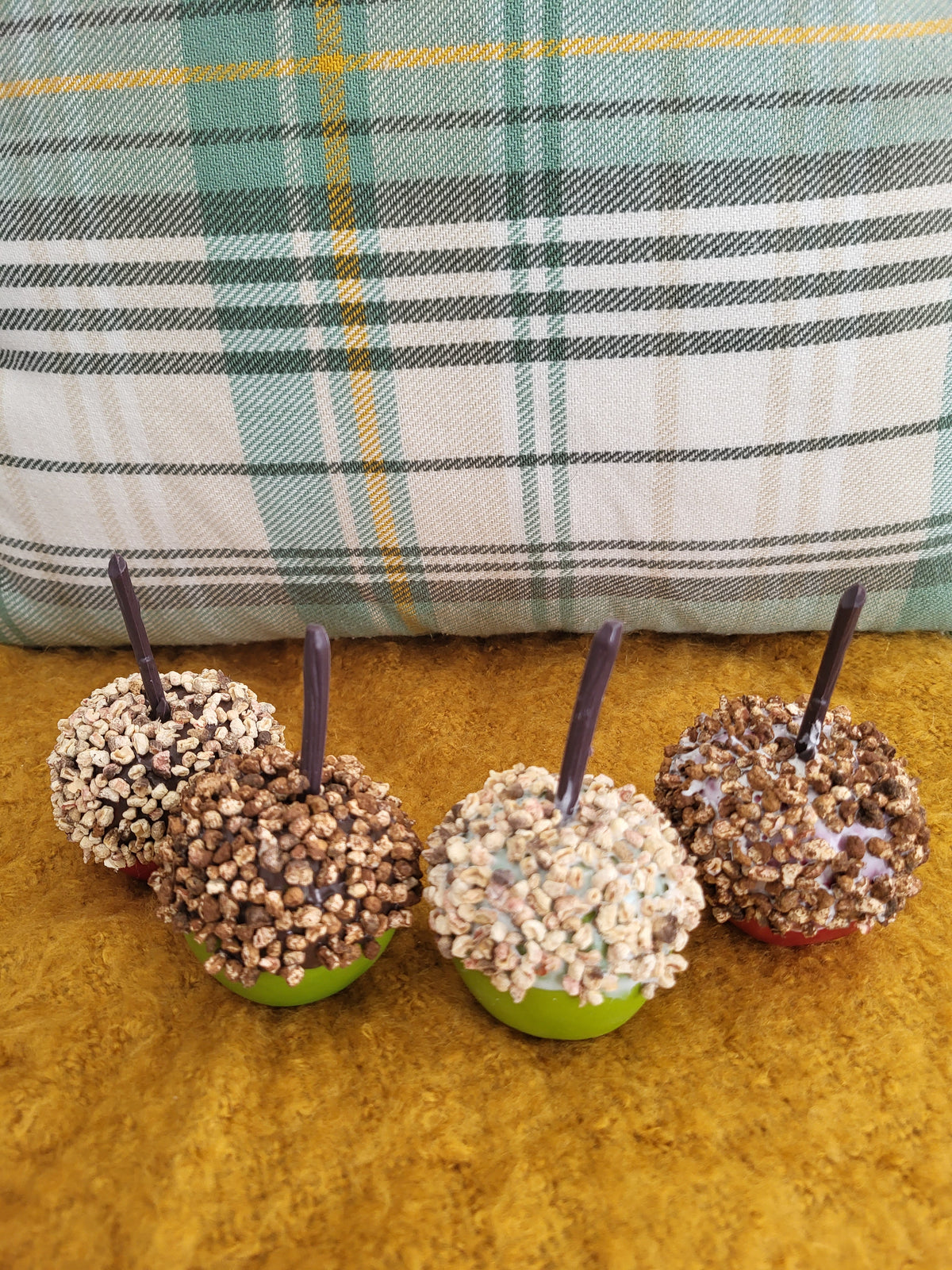 Pip Posh Design Faux Sweet Décor Chocolate &amp; Vanilla Dipped Nutty Candy Apples Set Of 4 Fall Collection