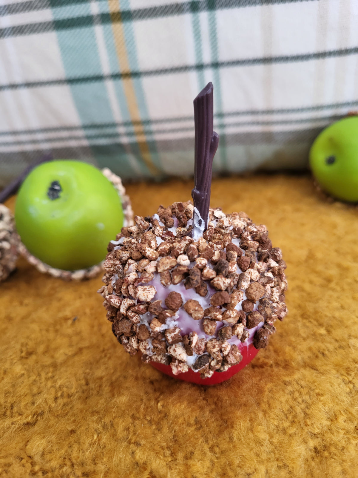 Pip Posh Design Faux Sweet Décor Chocolate &amp; Vanilla Dipped Nutty Candy Apples Set Of 4 Fall Collection