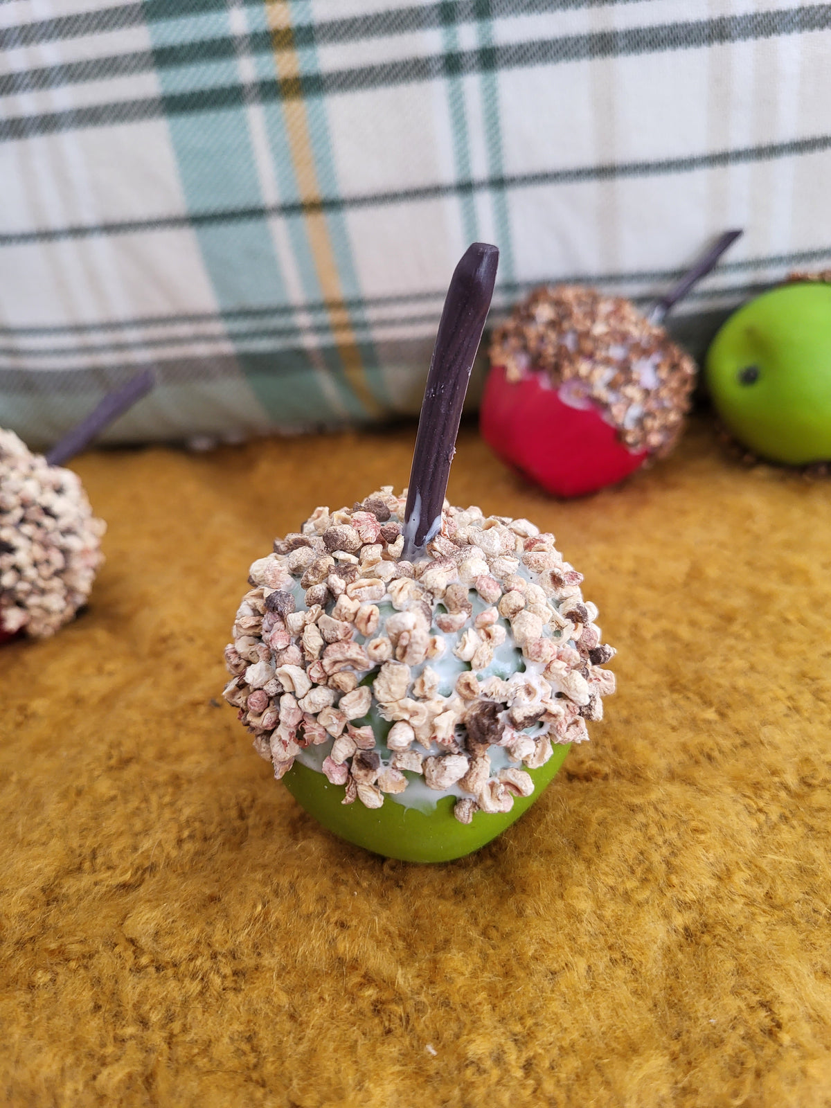 Pip Posh Design Faux Sweet Décor Chocolate &amp; Vanilla Dipped Nutty Candy Apples Set Of 4 Fall Collection