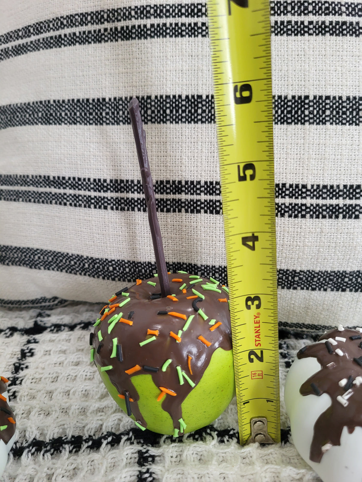 Pip Posh Design Faux Sweet Décor Mini Apple &amp; Pumpkin Donuts Oreo Cookie Bundle Sweet Halloween Collection