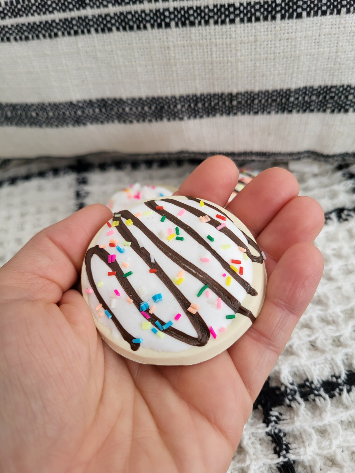 Pip Posh Design Faux Sweet Décor Chocolate Drizzle Confetti Sugar Cookies Set Of 4 Bakery Collection