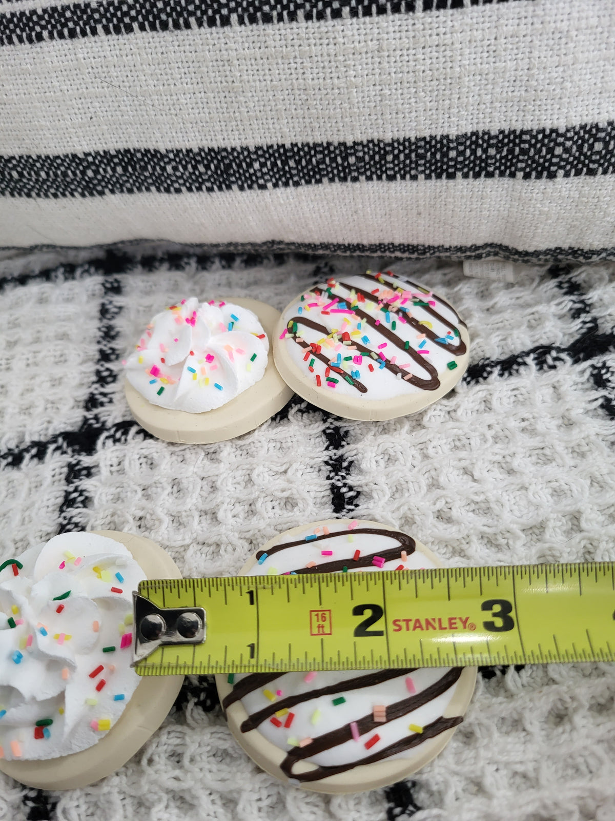 Pip Posh Design Faux Sweet Décor Chocolate Drizzle Confetti Sugar Cookies Set Of 4 Bakery Collection