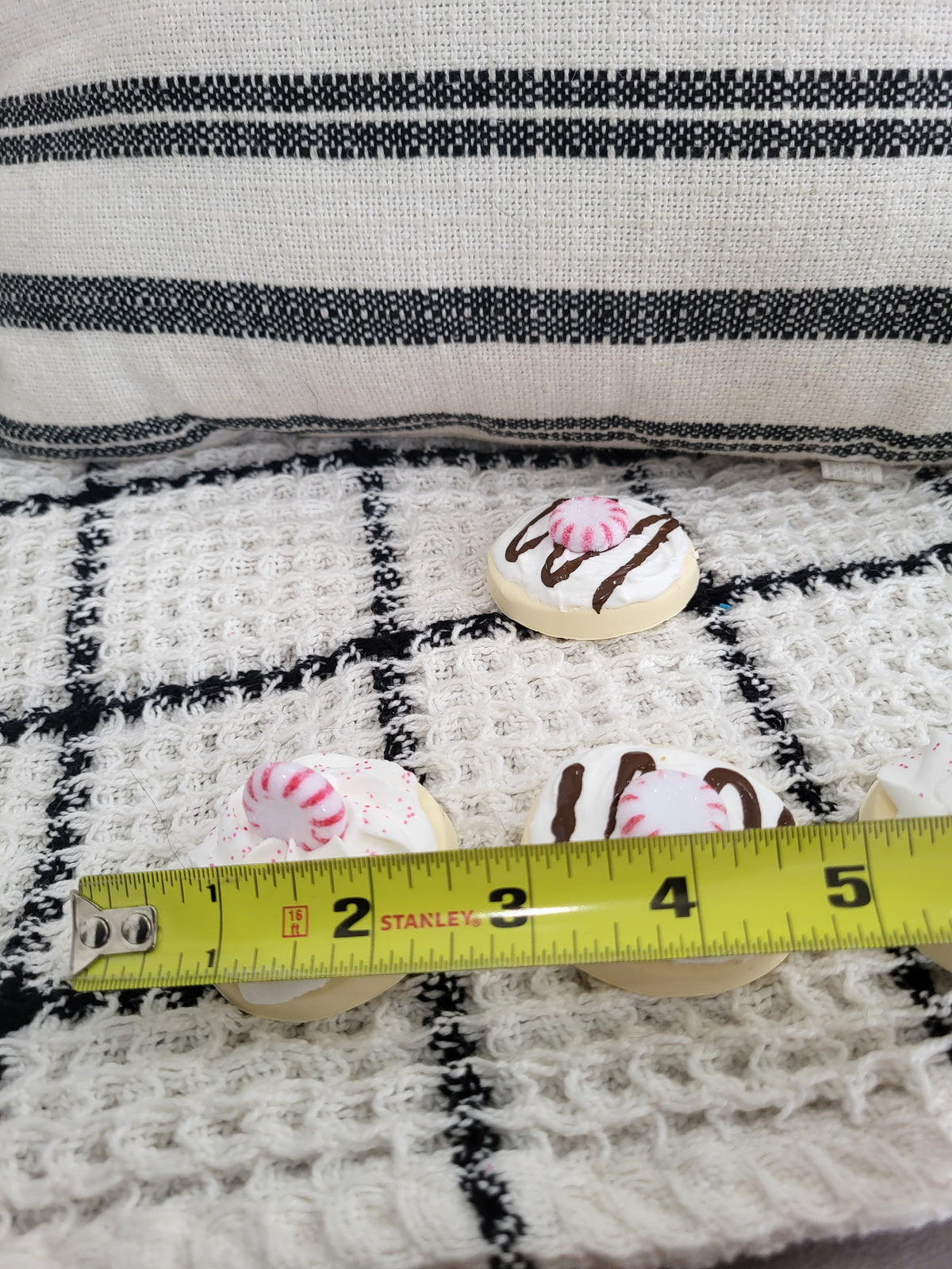 Pip Posh Design Faux Sweet Décor Peppermint Sugar Cookies Set Of 4 Holiday Bakery Collection