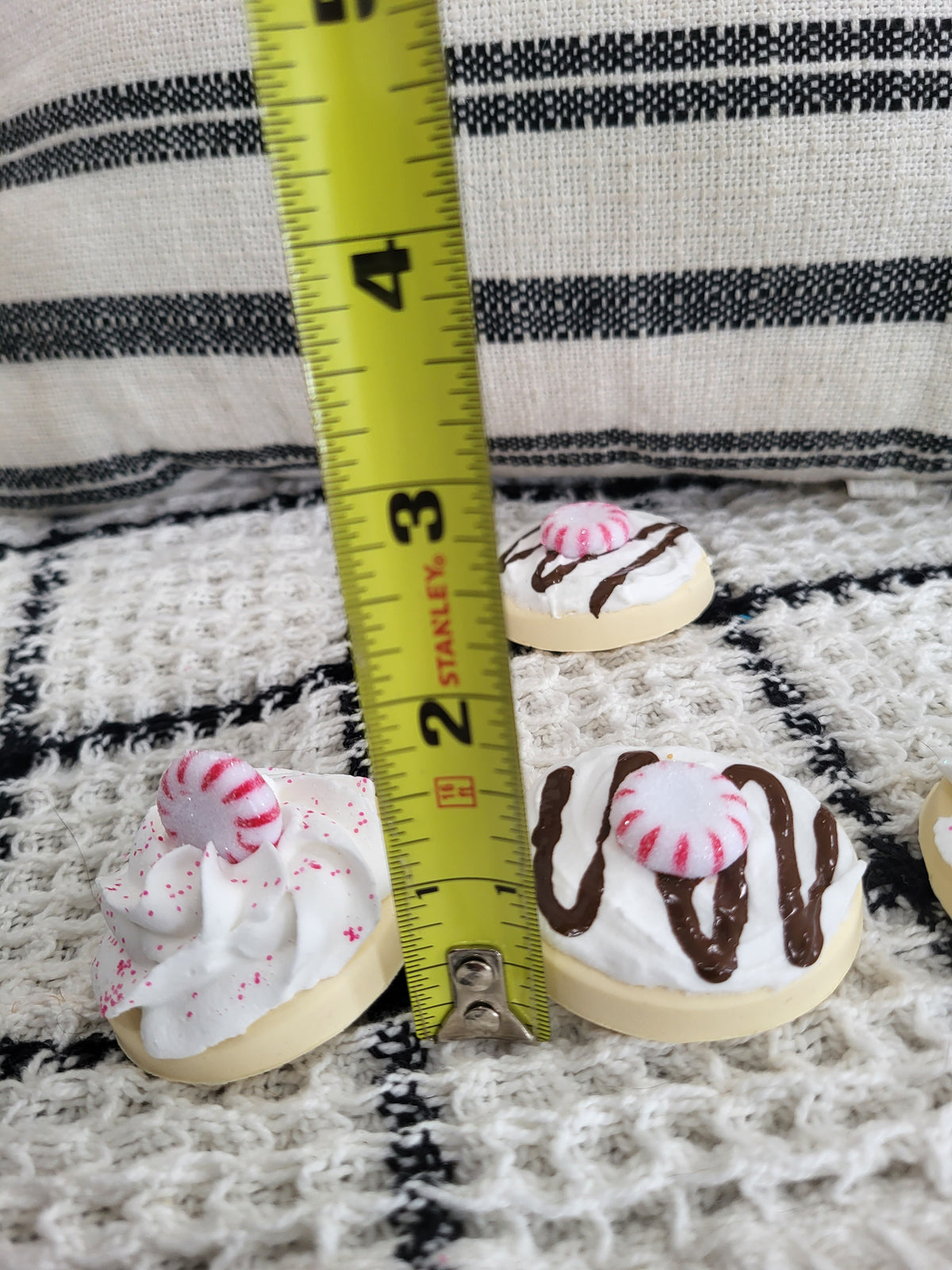 Pip Posh Design Faux Sweet Décor Peppermint Sugar Cookies Set Of 4 Holiday Bakery Collection