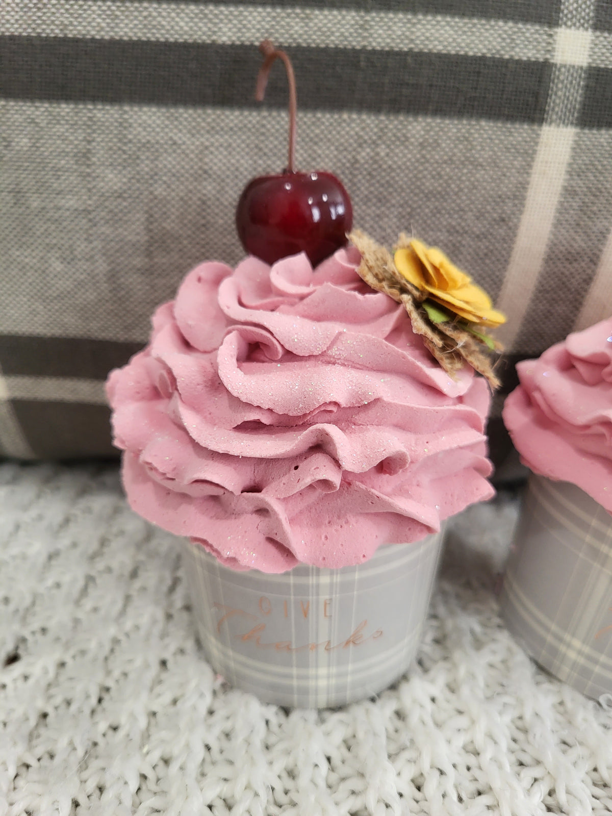 Pip Posh Design Faux Sweet Décor &quot;Give Thanks&quot; Cupcake&#39;s Set Of 2 Fall Bakery Collection