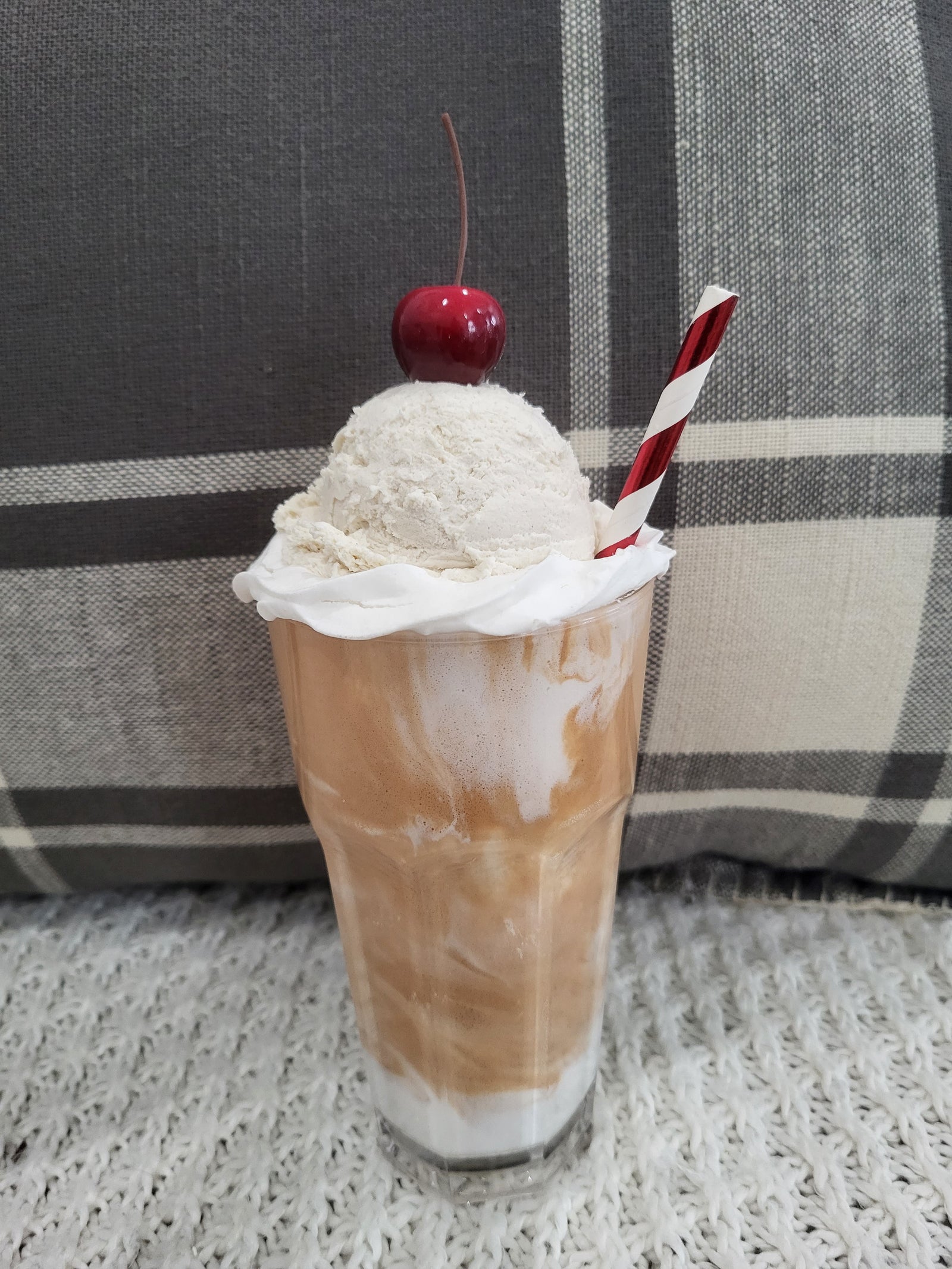 Pip Posh Design Faux Sweet Décor Root Beer Float Classic Drink Collection