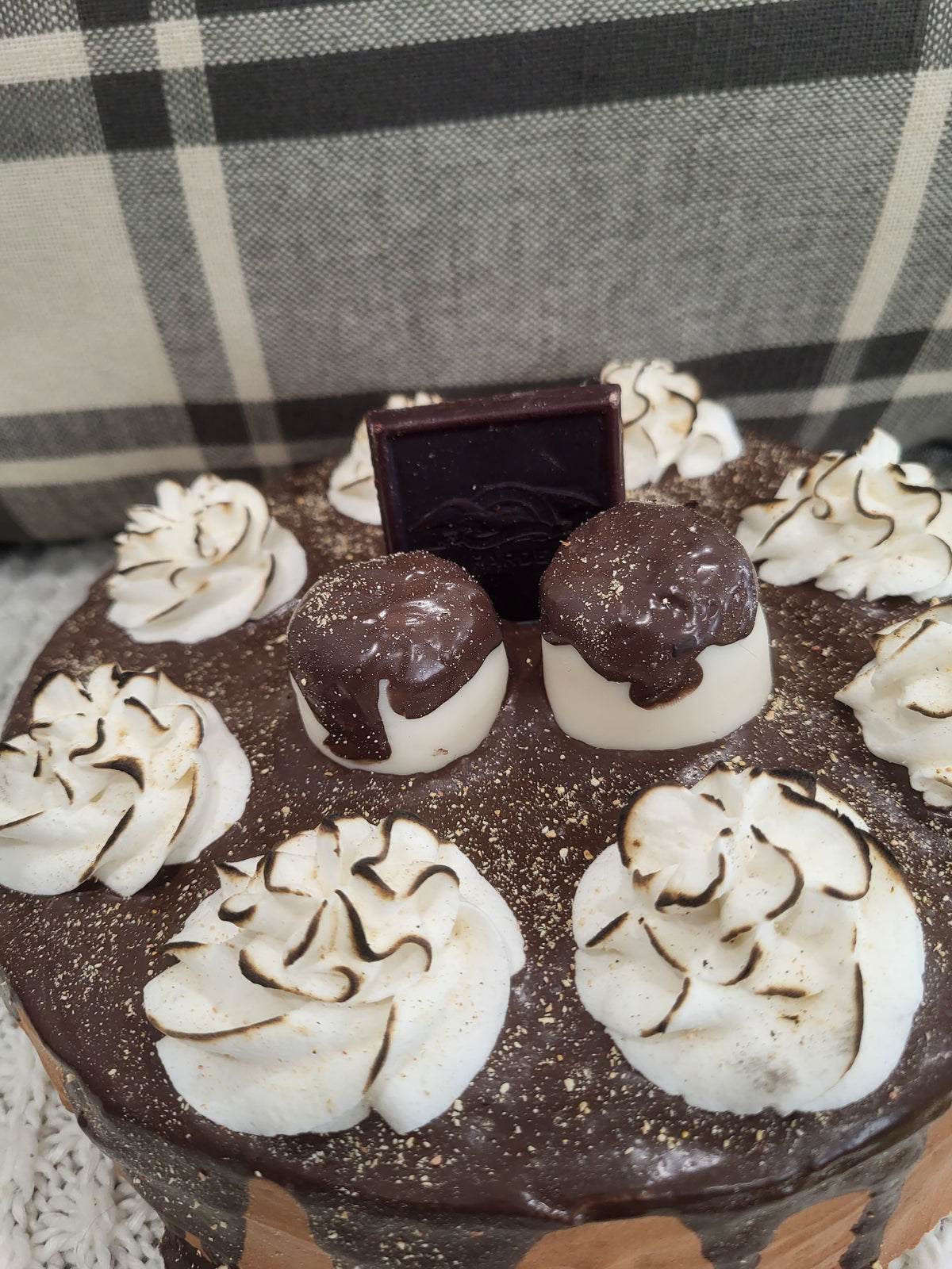 Pip Posh Design Faux Sweet Décor Toasted S&#39;mores Cake Bakery Collection