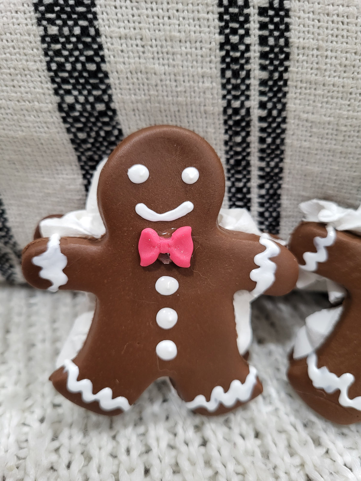 Pip Posh Design Faux Sweet Décor Whipped Gingerbread Cookie Couple Holiday Collection