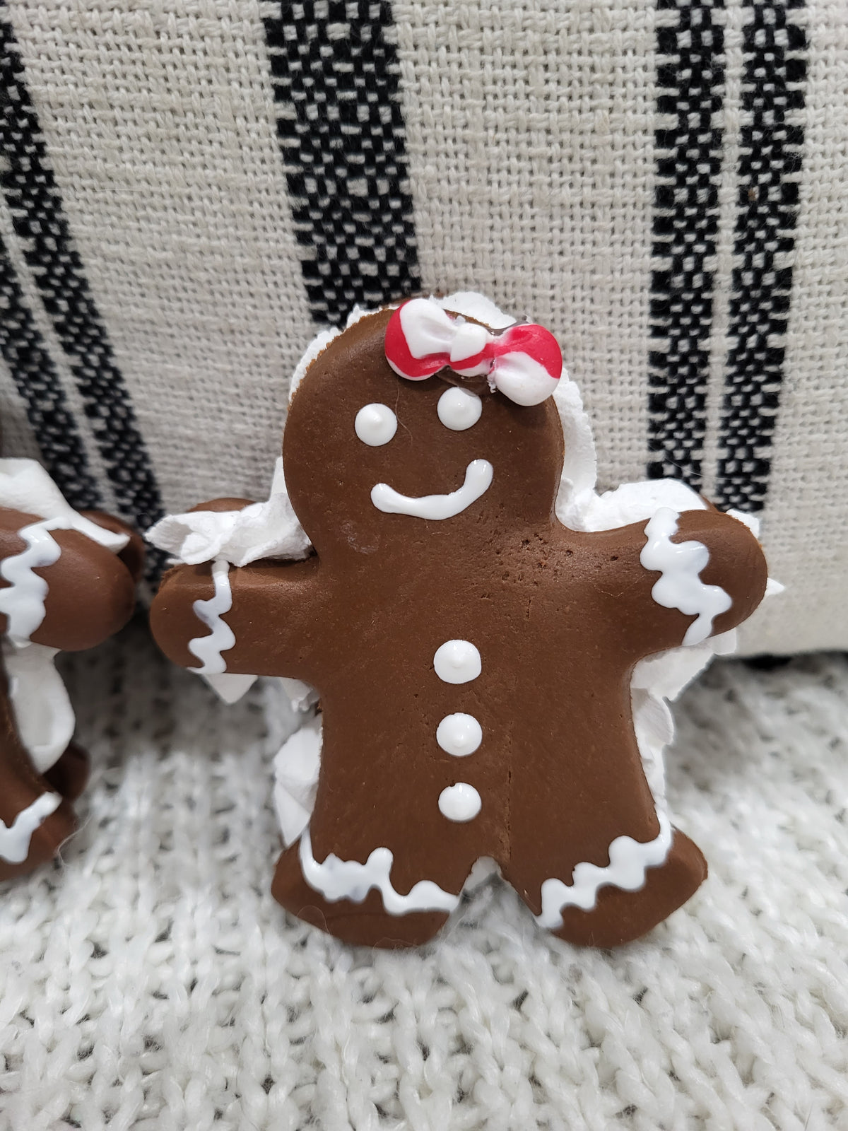 Pip Posh Design Faux Sweet Décor Whipped Gingerbread Cookie Couple Holiday Collection