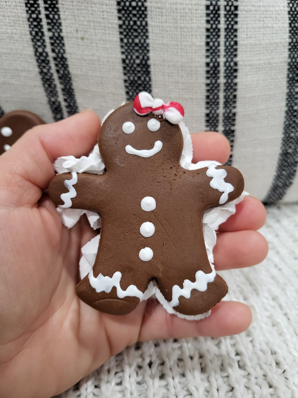 Pip Posh Design Faux Sweet Décor Whipped Gingerbread Cookie Couple Holiday Collection