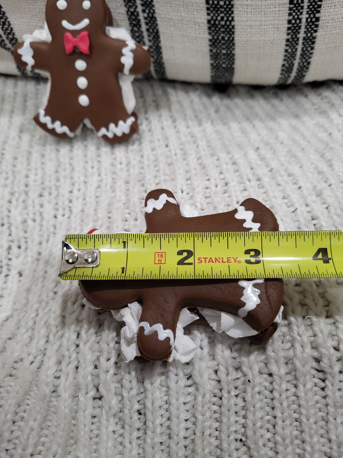 Pip Posh Design Faux Sweet Décor Whipped Gingerbread Cookie Couple Holiday Collection