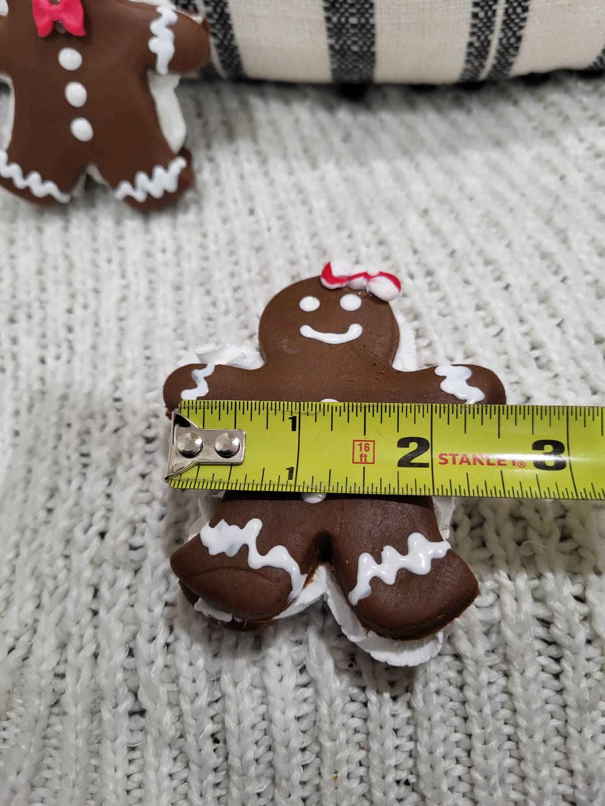 Pip Posh Design Faux Sweet Décor Whipped Gingerbread Cookie Couple Holiday Collection