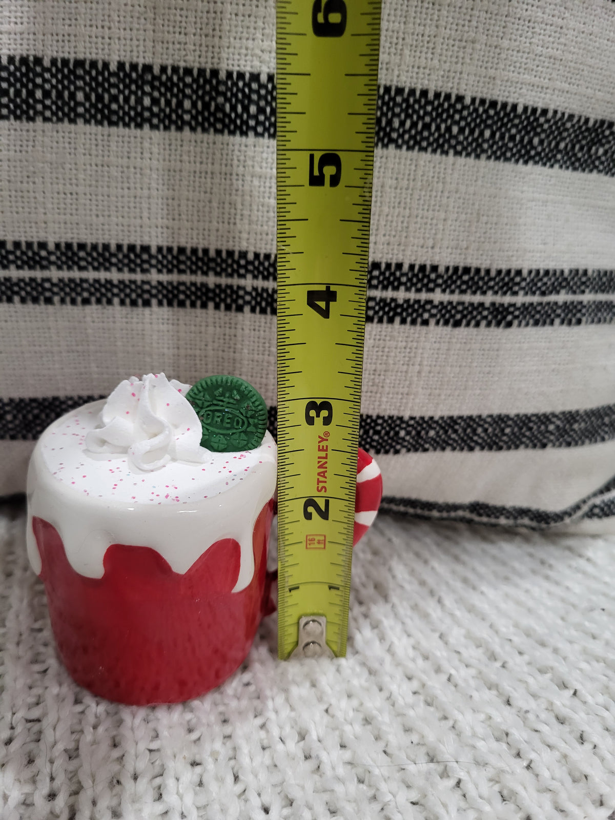 Pip Posh Design Faux Sweet Décor Mini Red Candy Cane Mug &amp; Green Oreo Topper Holiday Collection