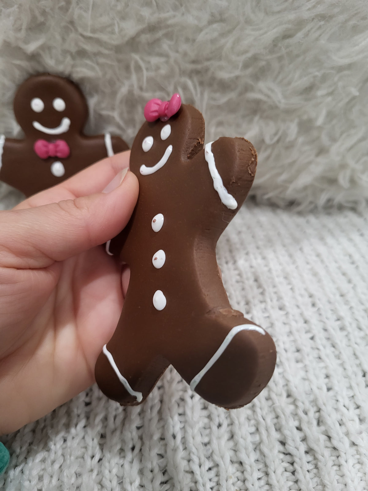 Pip Posh Design Faux Sweet Décor Mr. &amp; Mrs. Gingerbread Man Cookies Red Bows Holiday Collection