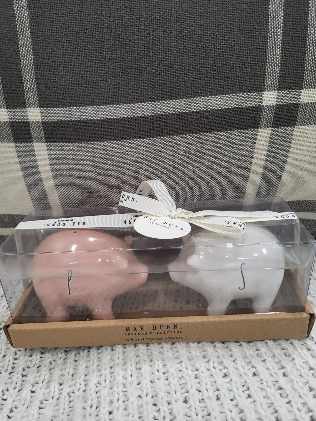 Rae Dunn &quot;S &amp; P&quot; Pink And White Pigs Salt And Pepper Shakers Set