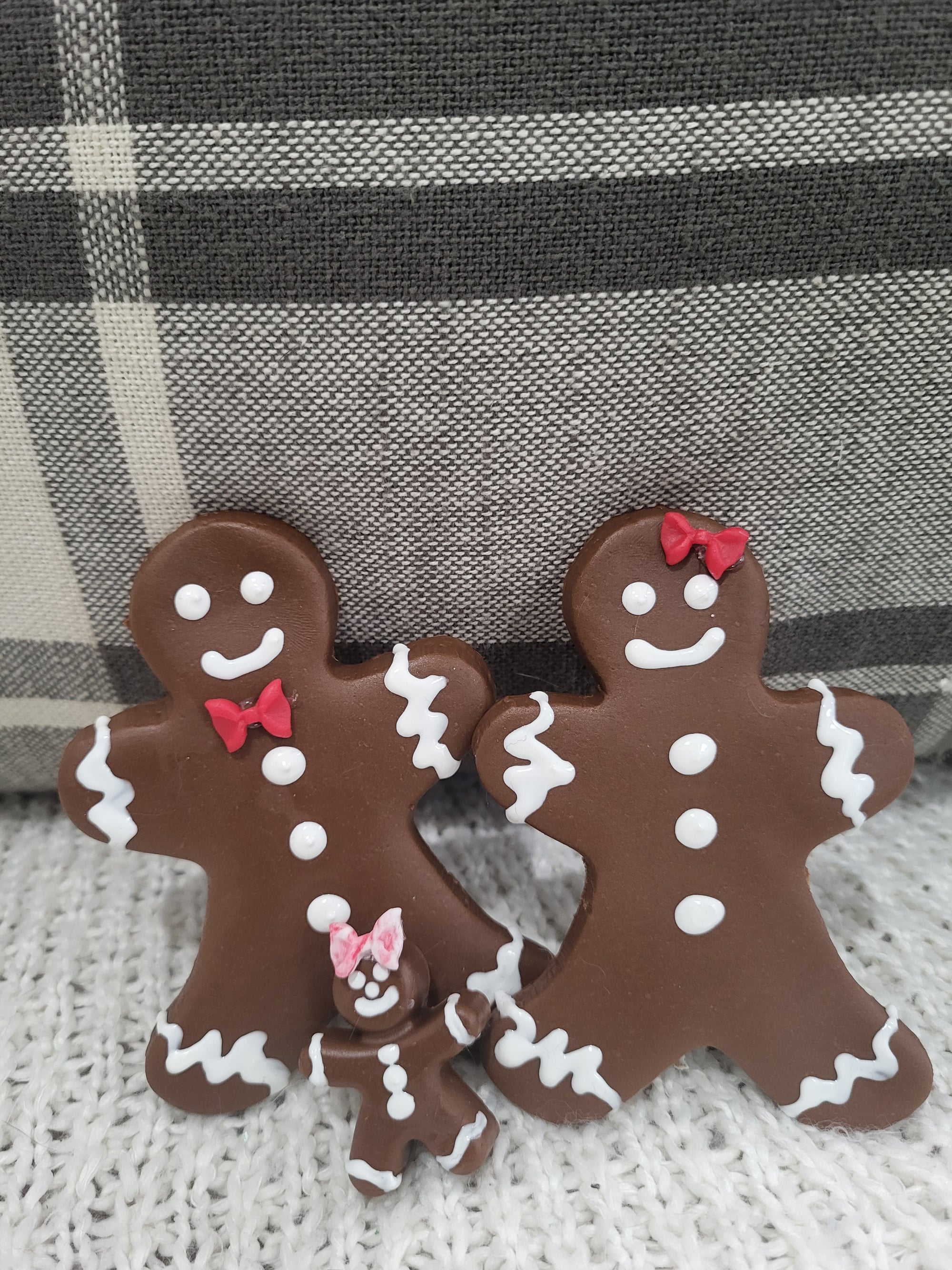 Pip Posh Design Faux Sweet Décor Gingerbread Cookie Red Bow Family Holiday Bakery Collection