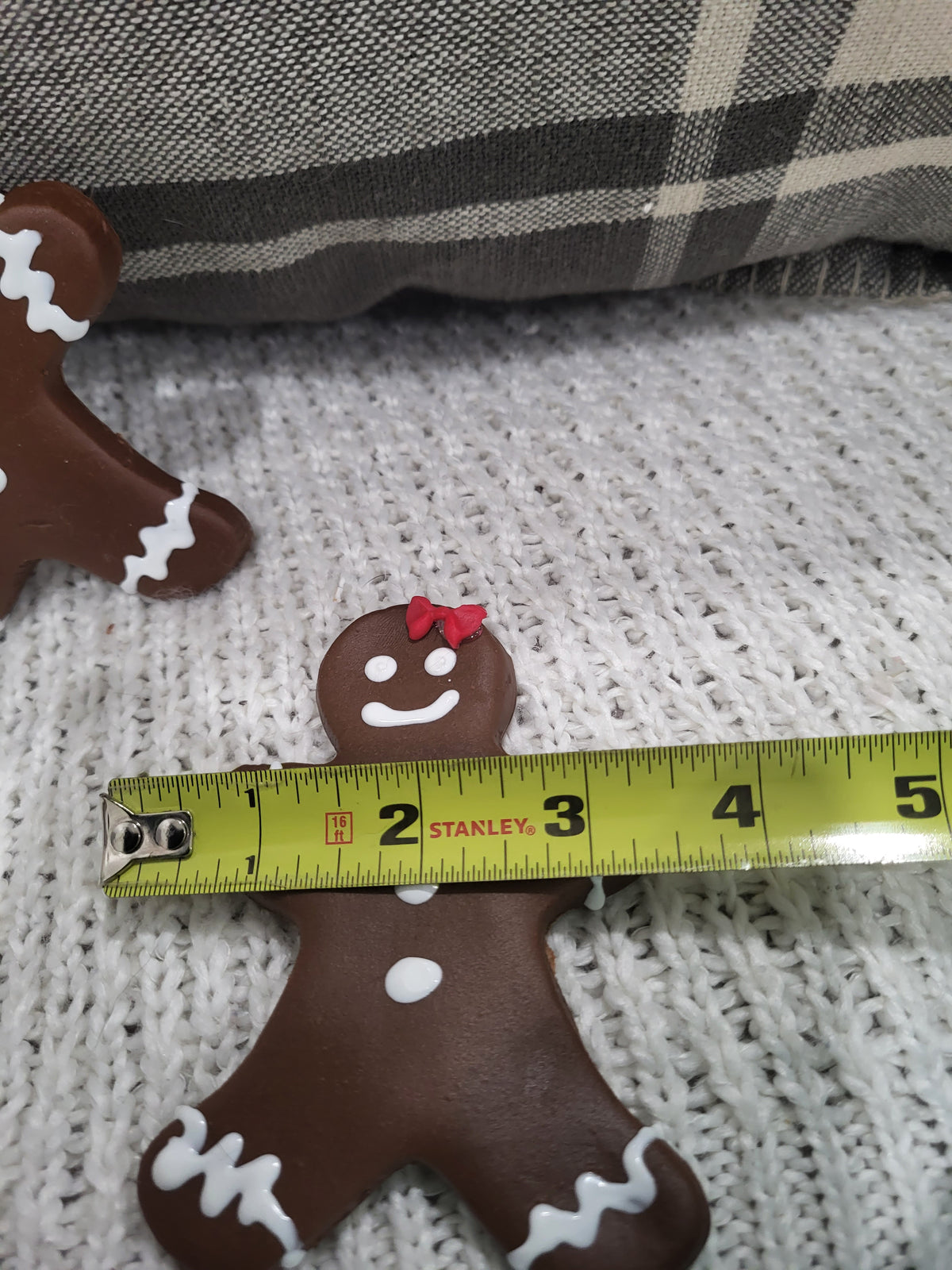 Pip Posh Design Faux Sweet Décor Gingerbread Cookie Red Bow Family Holiday Bakery Collection