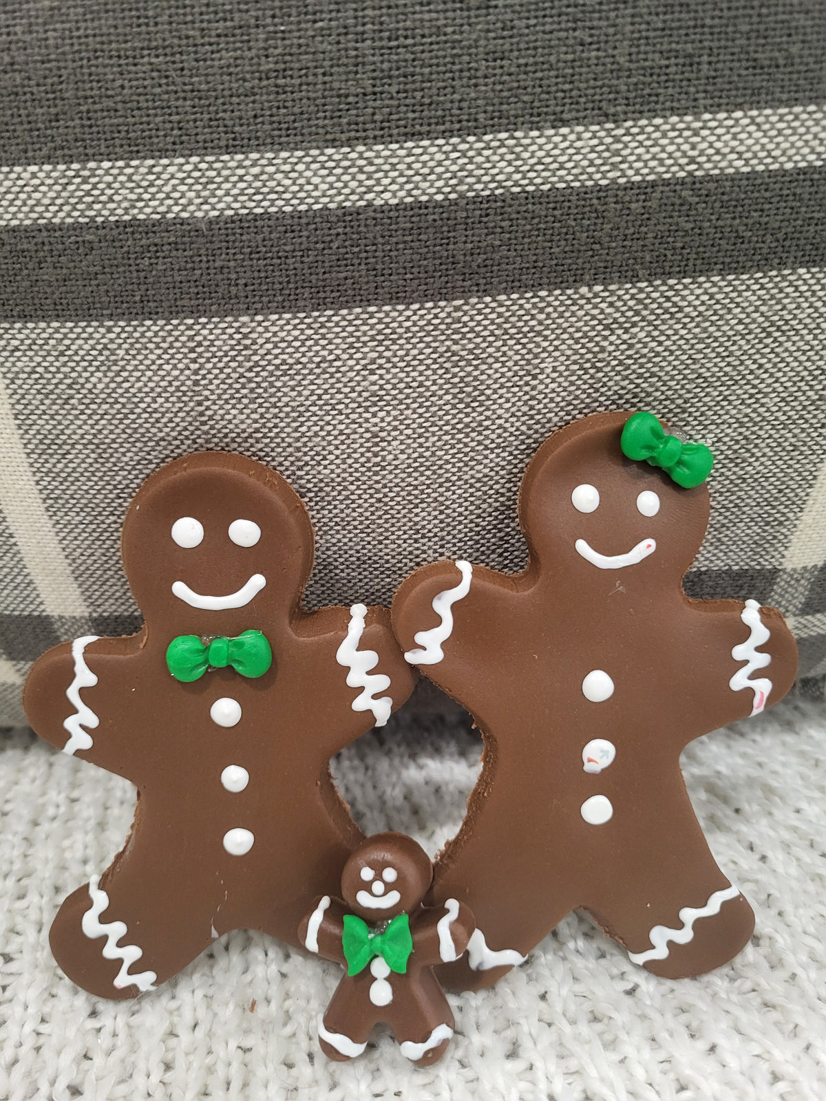 Pip Posh Design Faux Sweet Décor Gingerbread Cookie Green Bow Family Holiday Bakery Collection