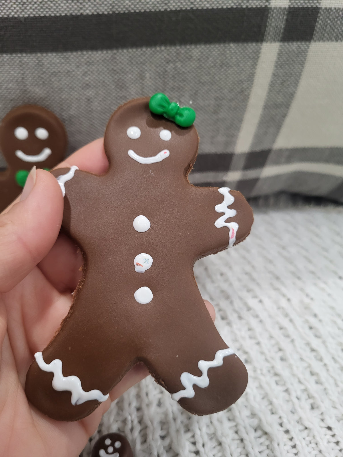 Pip Posh Design Faux Sweet Décor Gingerbread Cookie Green Bow Family Holiday Bakery Collection