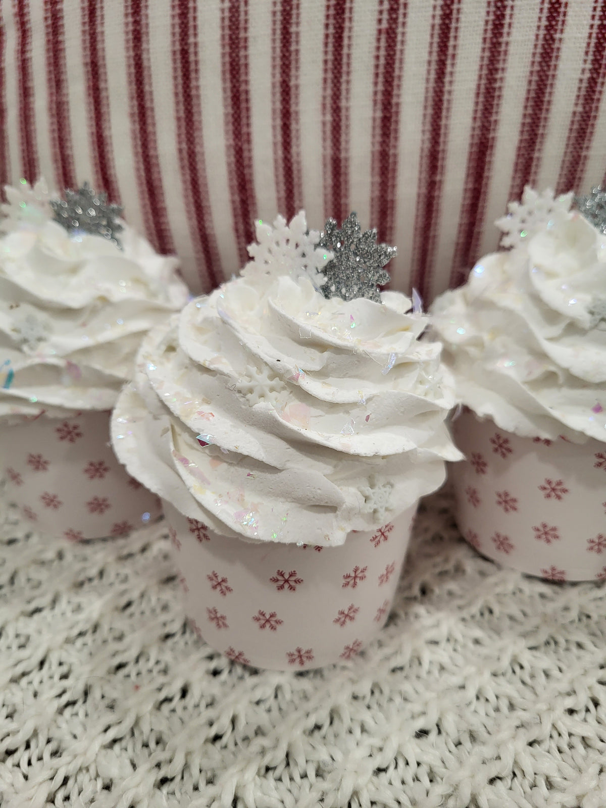 Pip Posh Design Faux Sweet Décor Whipped Snowflake Cupcakes Set Of 4 Holiday Collection