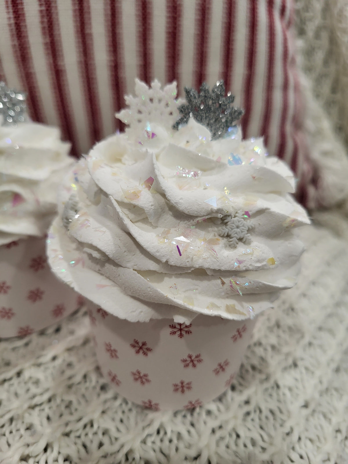 Pip Posh Design Faux Sweet Décor Whipped Snowflake Cupcakes Set Of 4 Holiday Collection