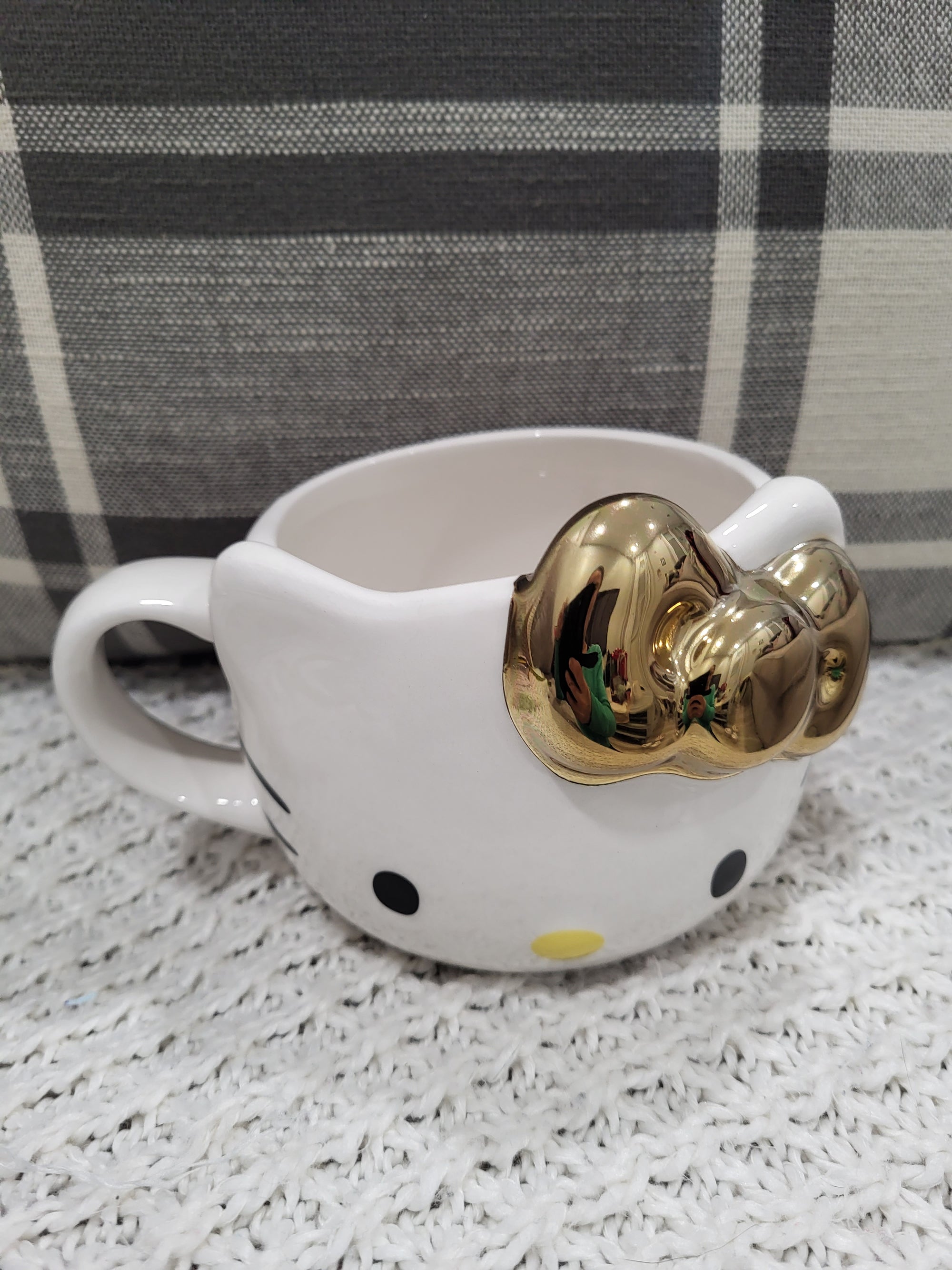 Hello Kitty Golden Bow 20 Fl Oz Double Sided Mug HK Collection