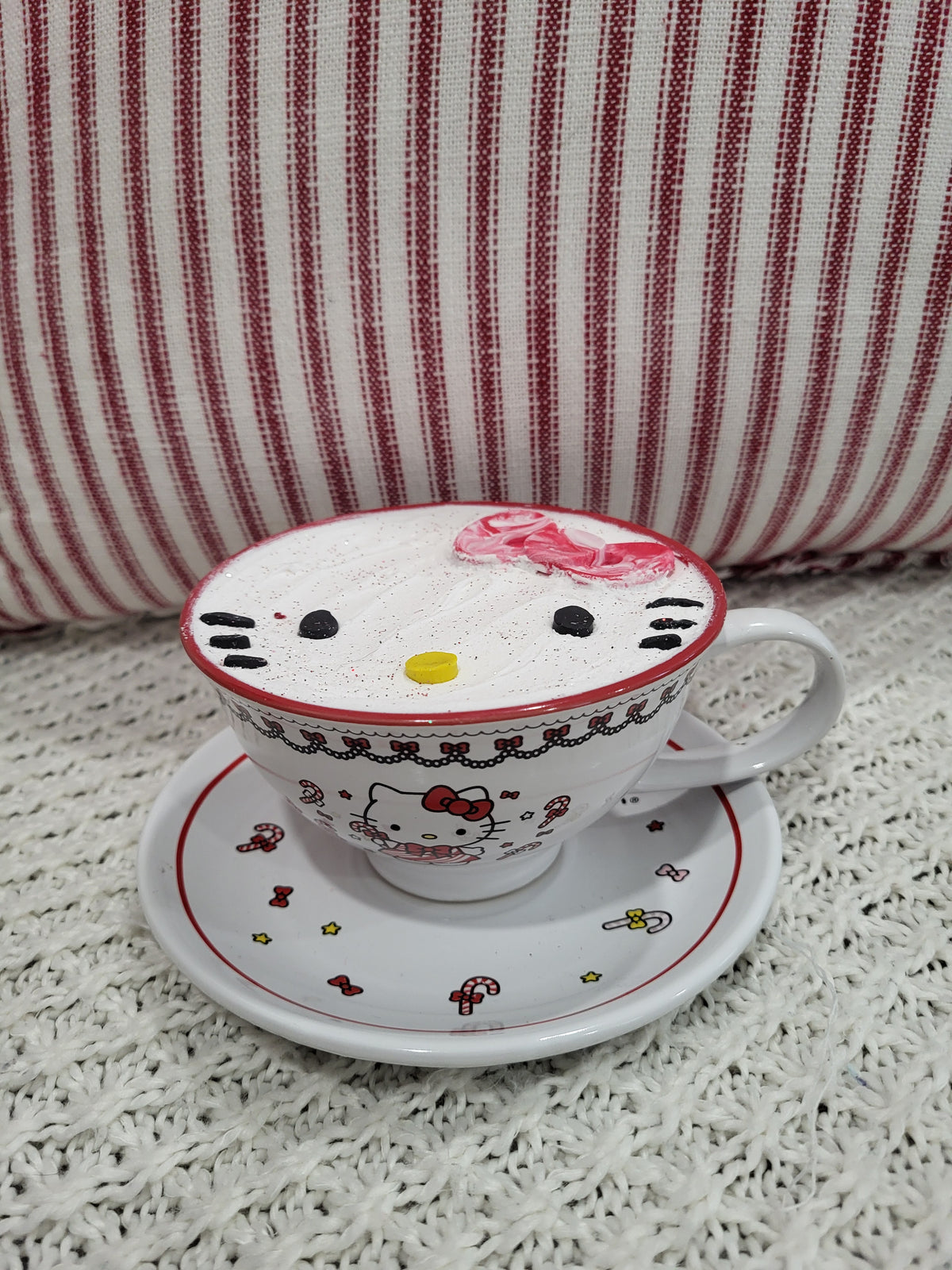 Pip Posh Design Faux Sweet Décor Hello Kitty Face &amp; Peppermint Tea Cup Holiday Collection