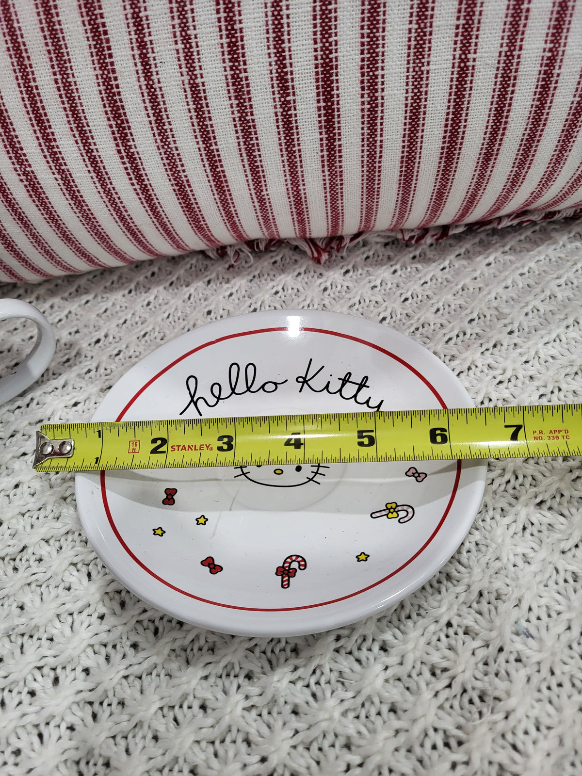 Pip Posh Design Faux Sweet Décor Hello Kitty Face &amp; Peppermint Tea Cup Holiday Collection