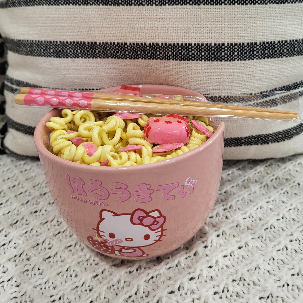 Hello Kitty Pink Ramen Bowl &amp; Pip Posh Noodles Hello Kitty Bows Ramen Collection
