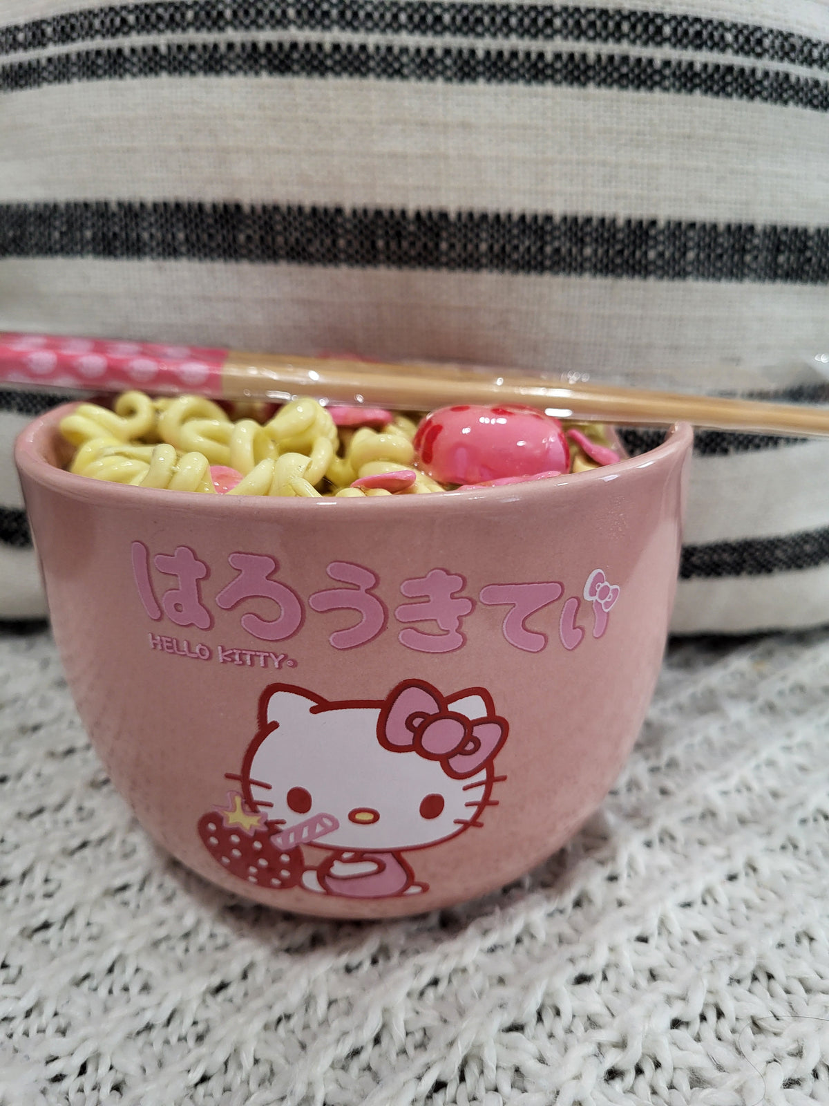 Hello Kitty Pink Ramen Bowl &amp; Pip Posh Noodles Hello Kitty Bows Ramen Collection