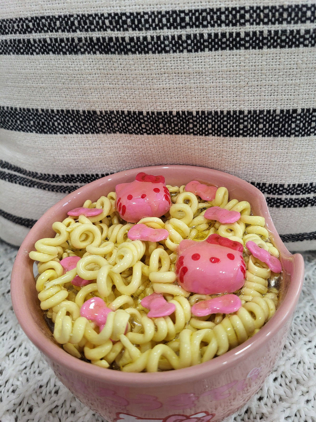 Hello Kitty Pink Ramen Bowl &amp; Pip Posh Noodles Hello Kitty Bows Ramen Collection