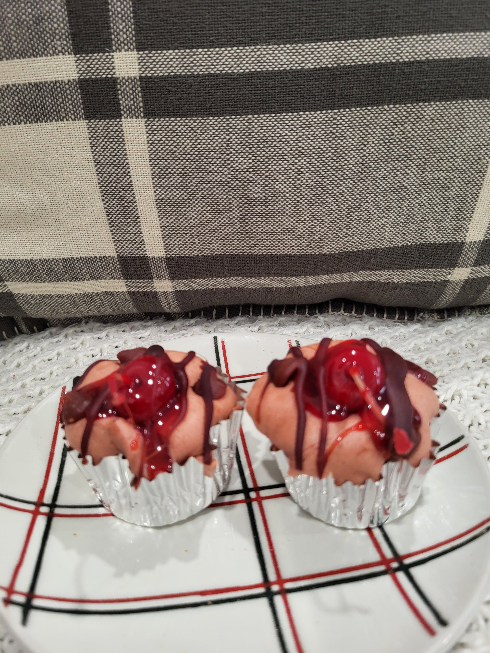 Pip Posh Faux Chocolate Cherry Drizzled Cupcakes Set Of 2 Sweet Candle Collection