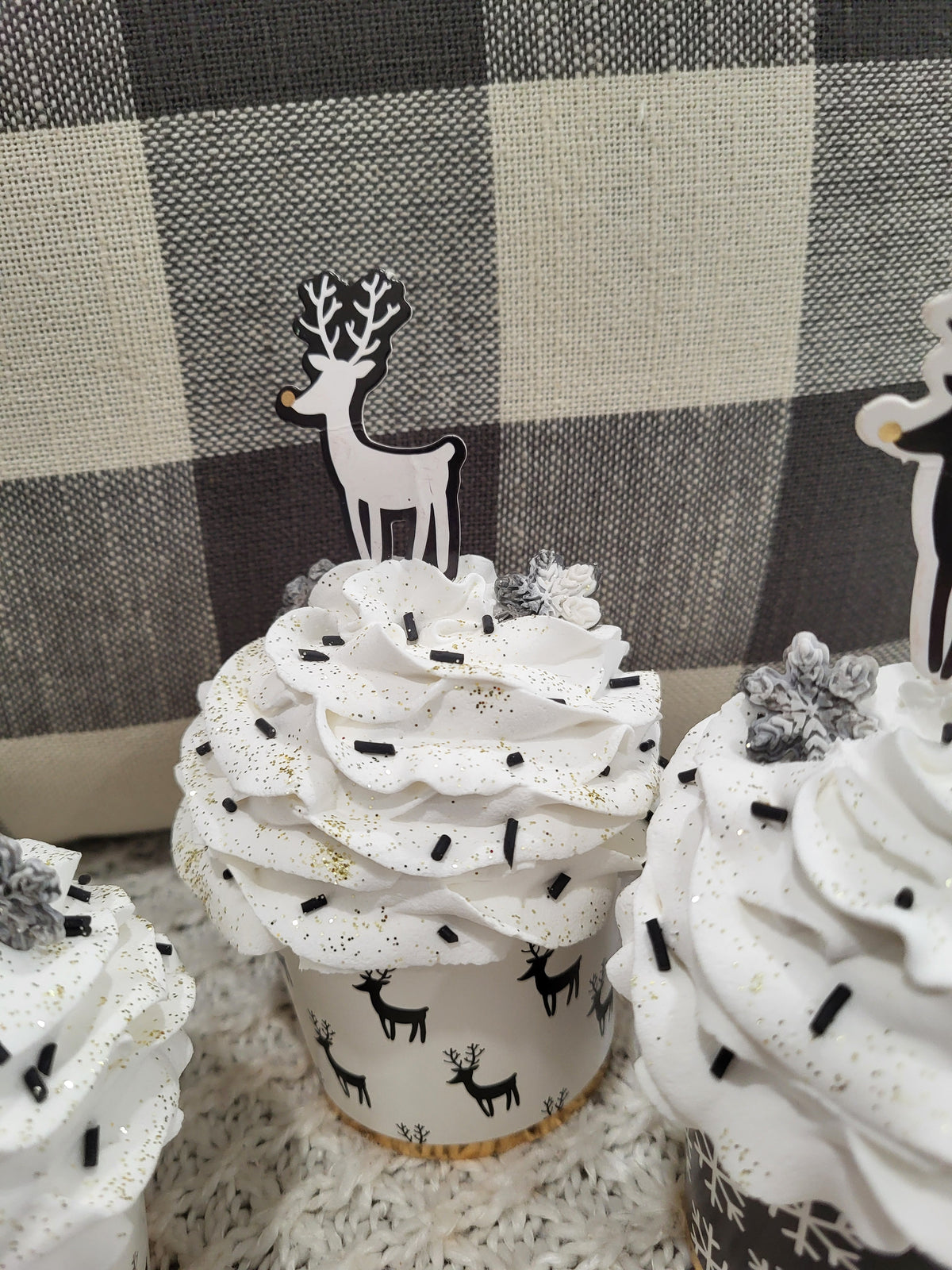 Pip Posh Design Faux Sweet Décor Black &amp; White Reindeer Cupcakes Set Of 4 Holiday Collection
