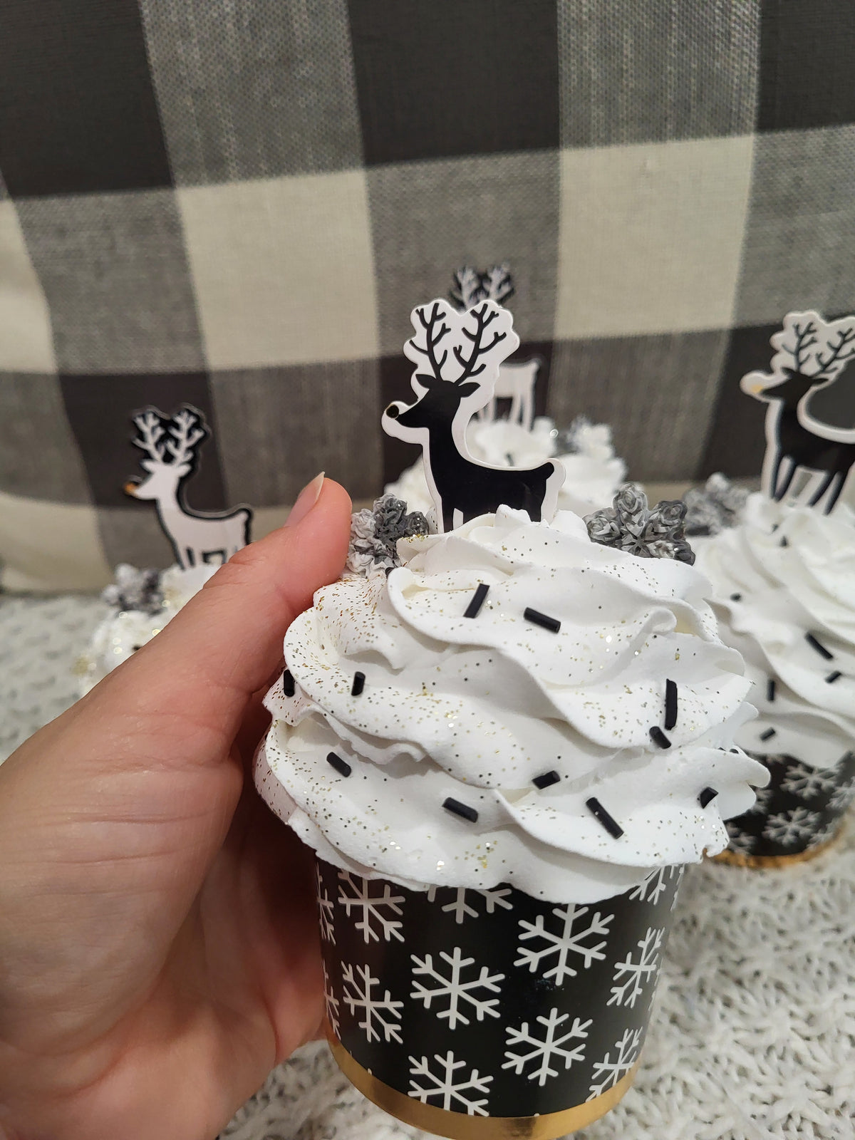 Pip Posh Design Faux Sweet Décor Black &amp; White Reindeer Cupcakes Set Of 4 Holiday Collection