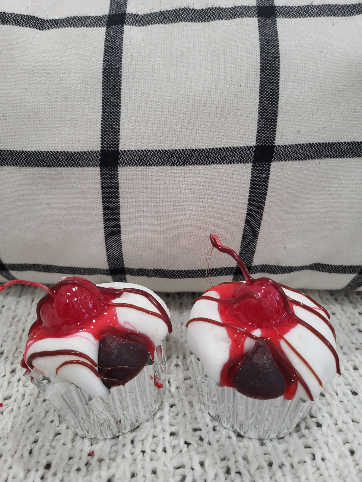 Pip Posh White Chocolate Cherry Hersey Kiss Cupcake Sweet Candle Collection Set Of 2