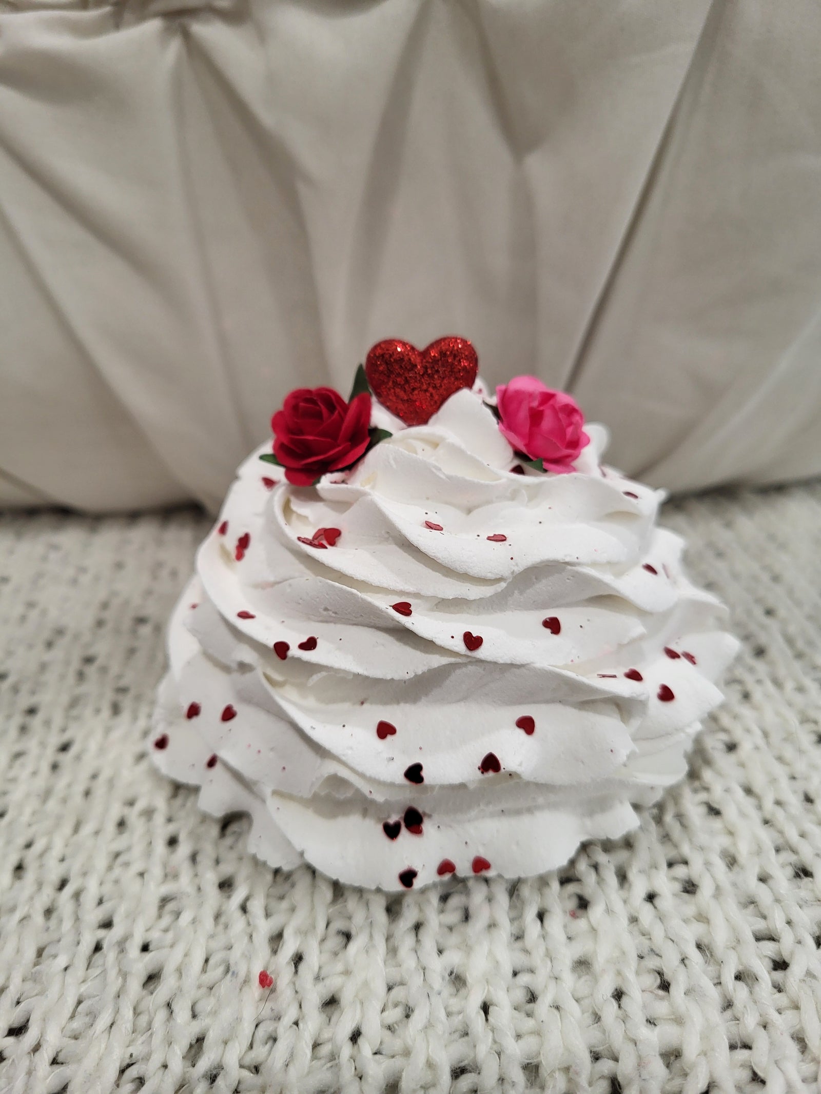 Pip Posh Design Faux Sweet Décor Hearts & Roses Mug Topper Collection