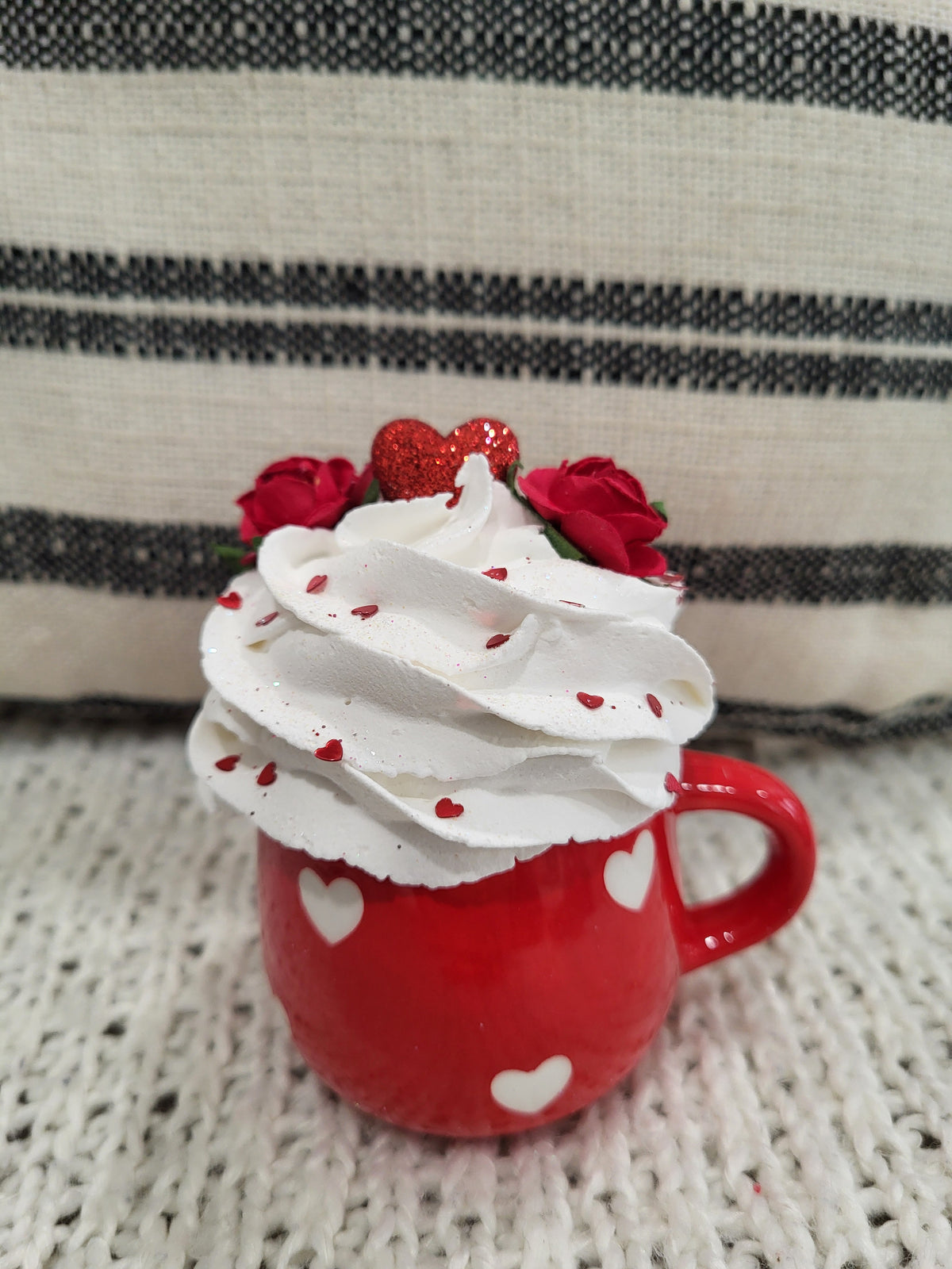 Pip Posh Design Faux Sweet Décor Mini Red Heart Mug &amp; White Hearts Roses Whipped Topper Collection