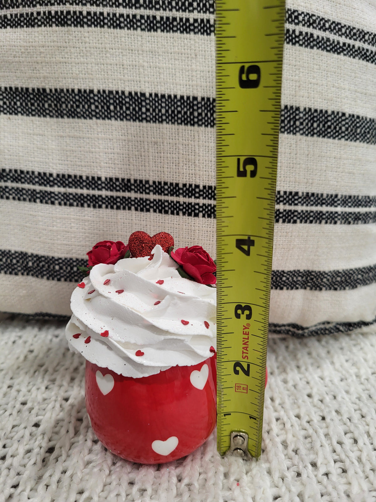 Pip Posh Design Faux Sweet Décor Mini Red Heart Mug &amp; White Hearts Roses Whipped Topper Collection