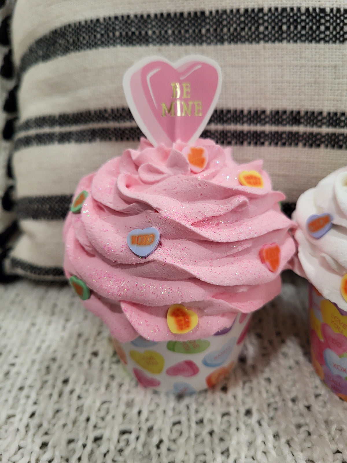 Pip Posh Design Faux Sweet Décor Whipped Candy Hearts Cupcake Assortment Set Of 4