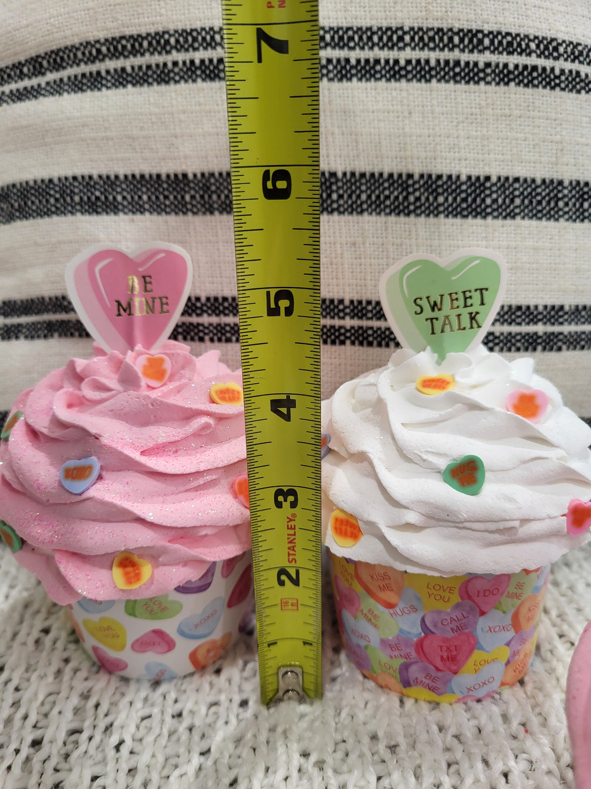 Pip Posh Design Faux Sweet Décor Whipped Candy Hearts Cupcake Assortment Set Of 4