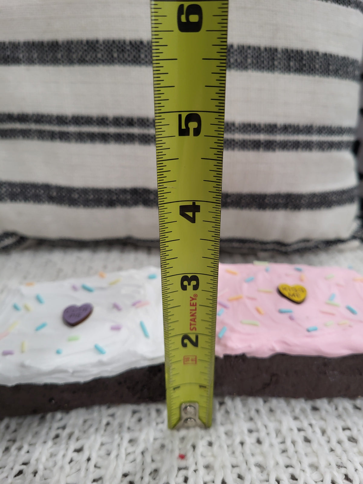 Pip Posh Design Faux Sweet Décor Cutie Pie, Kiss Me Candy Heart White &amp; Pink Frosted Brownies Bakery Collection