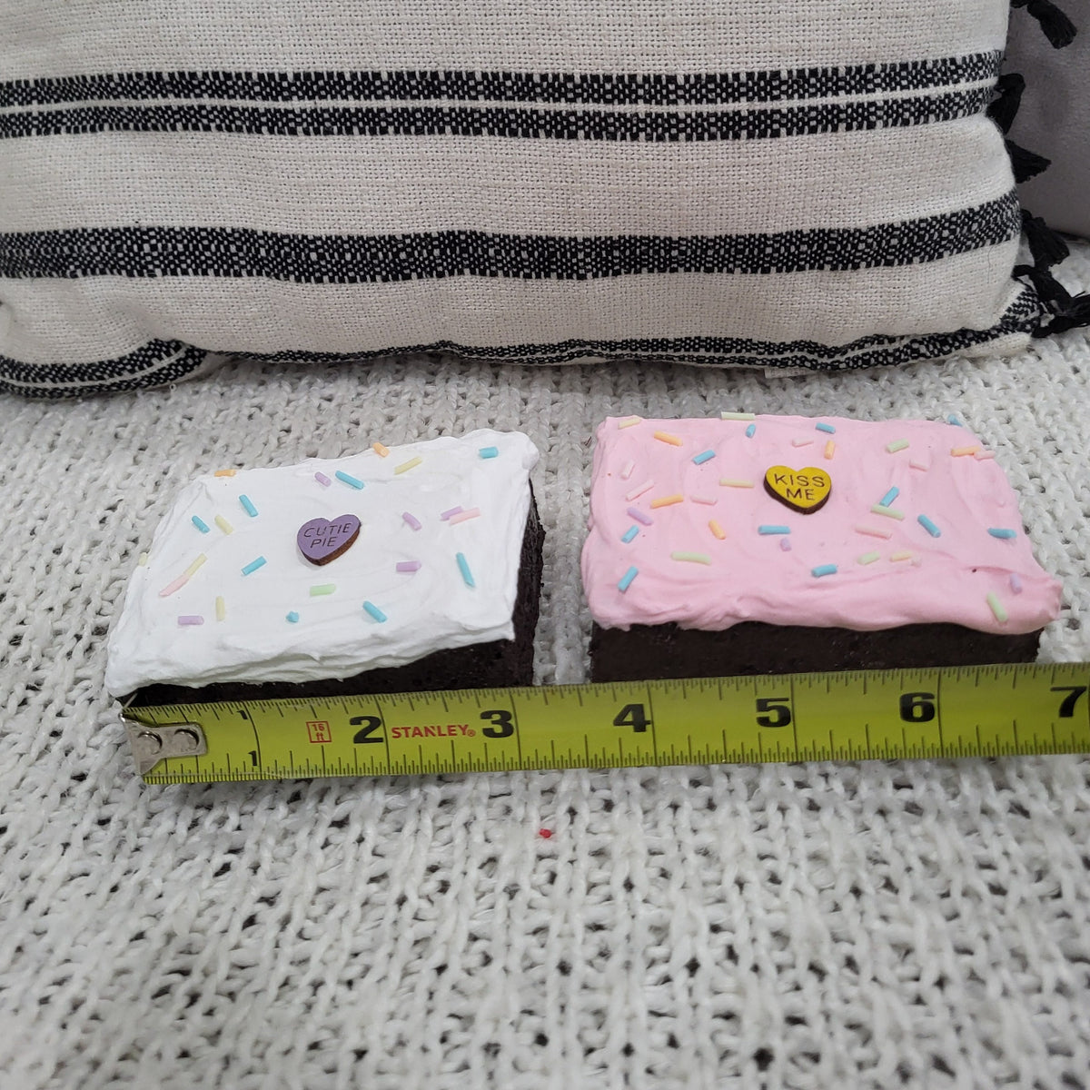 Pip Posh Design Faux Sweet Décor Cutie Pie, Kiss Me Candy Heart White &amp; Pink Frosted Brownies Bakery Collection